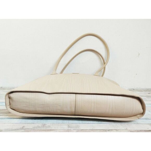 XL MCM MUNCHEN D8848 TEXTURED IVORY GENUINE LEATHER TOTE SHOULDER BAG HANDBAG - Picture 8 of 11